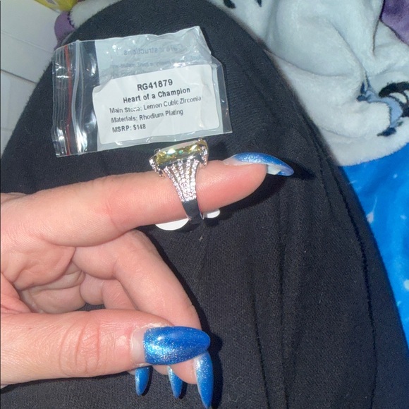 Elegant Silver Ring with Radiant Yellow Stone - Picture 3 of 7